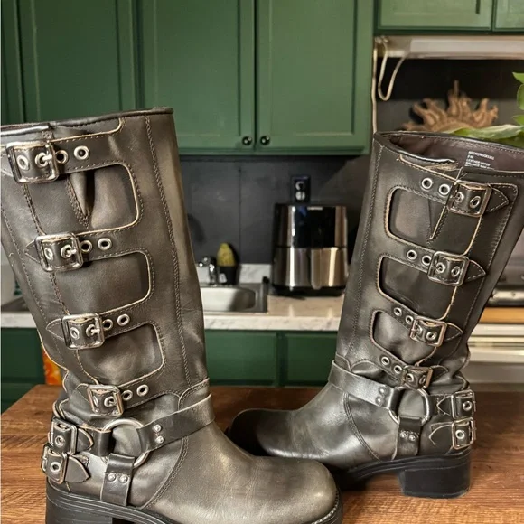Steve Madden rocky biker boots with adjustable buckles - Picture 5 of 7